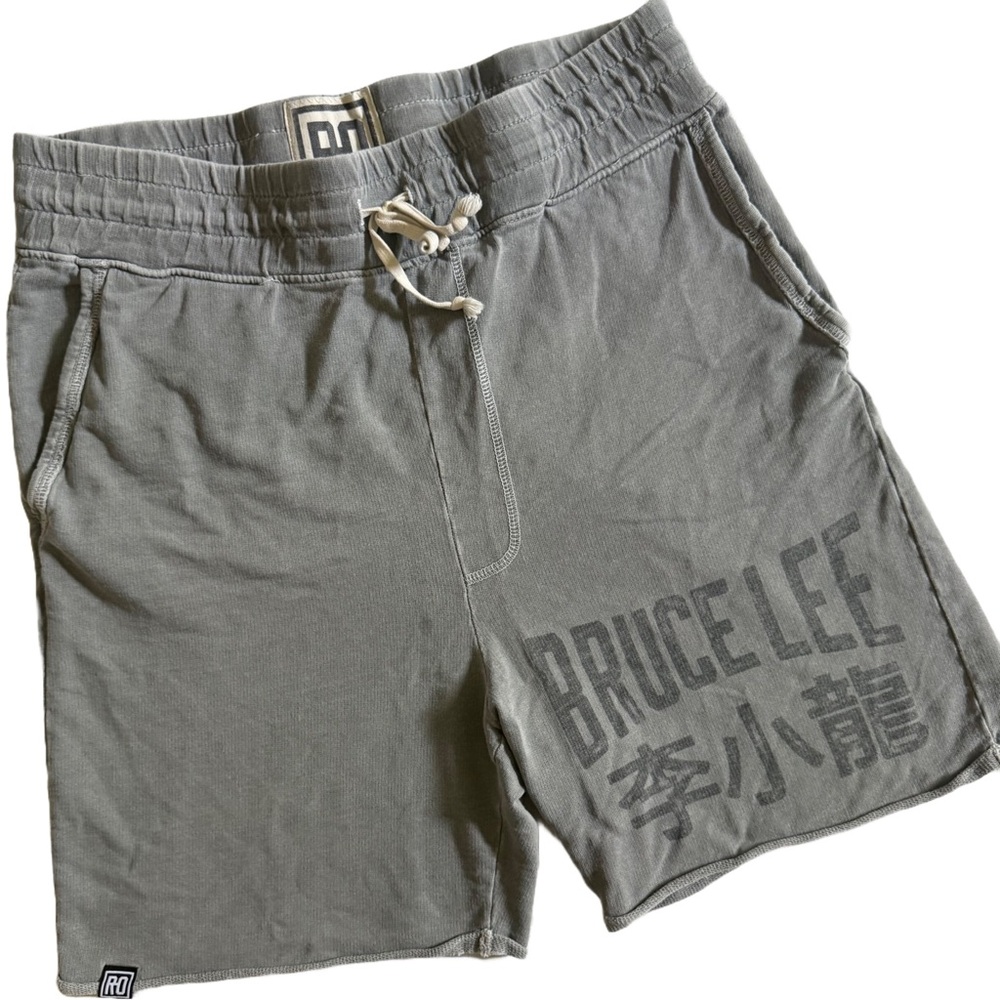 ROOTS OF FIGHT X BRUCE LEE RARE CHARCOAL GRAY SHORTS WITH POCKETS SIZE MEDIUM - Picture 2 of 8